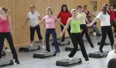 Aerobics Step Exercise on Verein F  R Fitness Und Gesundheitssport   Step Aerobic Aerobic